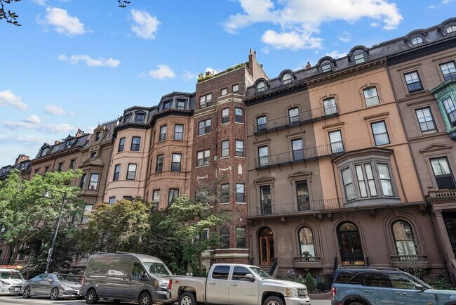 Primary Photo - 125 Beacon St