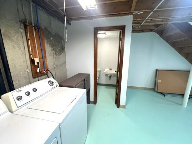 Building Photo - 268 College Hwy