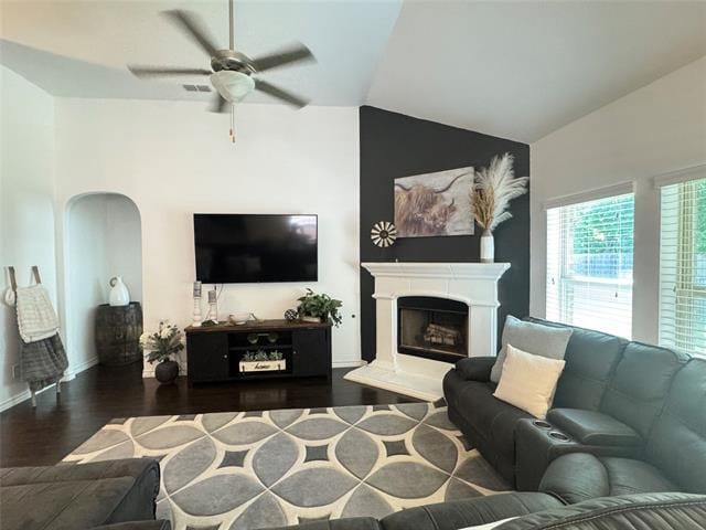 Building Photo - 1020 Lake Sierra Wy