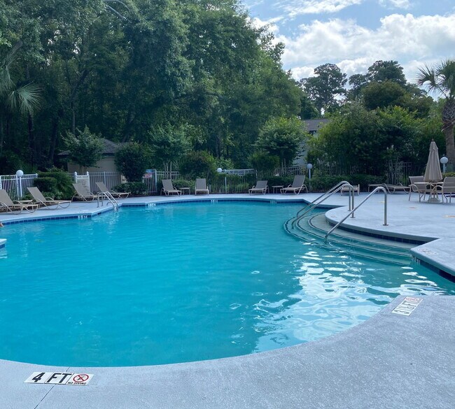 Building Photo - Two Bedroom Unfurnished Condo in Plantation Point!