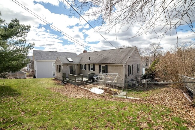 Building Photo - 8 Minthorne St