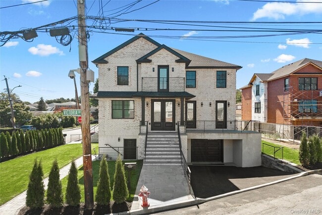 Primary Photo - 1 Victoria Ln