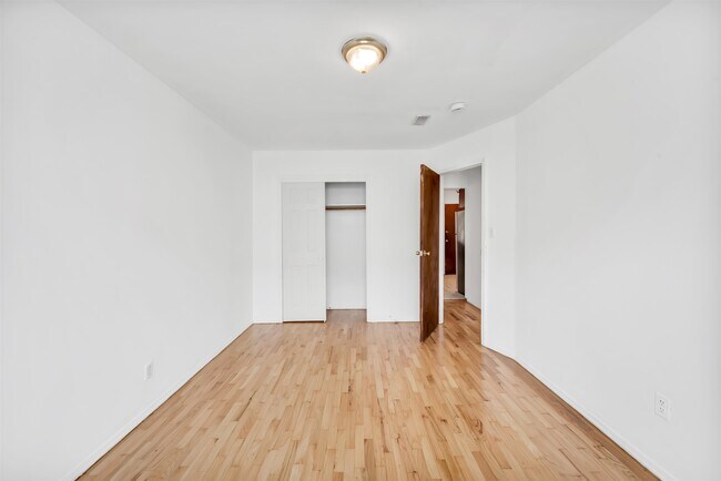 Building Photo - 30 Skyline Dr