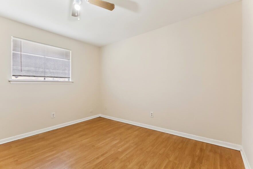 Building Photo - 12483 Warfield Ave