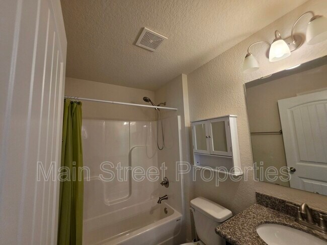 Building Photo - 5165 Peach Dr