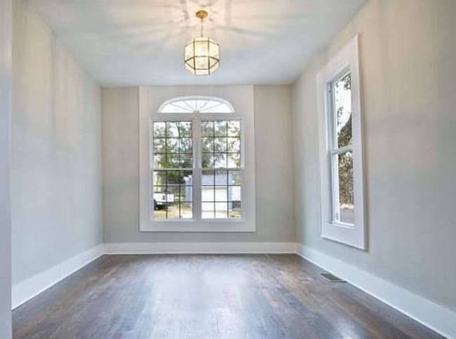 Building Photo - Fully Renovated Beauty in Pendleton Height...
