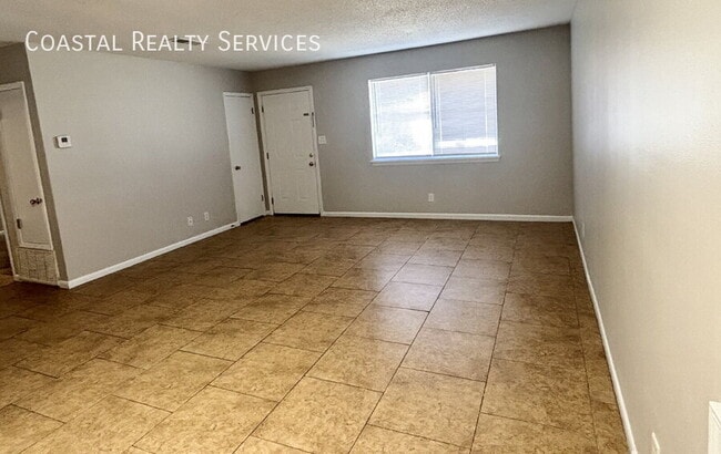 Building Photo - 322 Pelham Rd