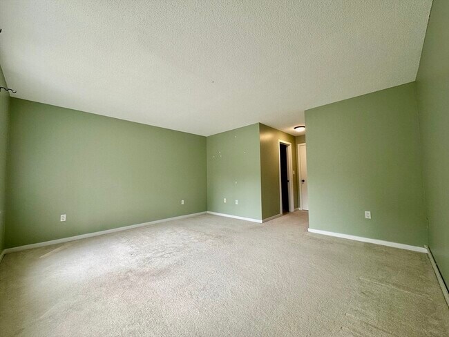 Building Photo - 100 Place Ln