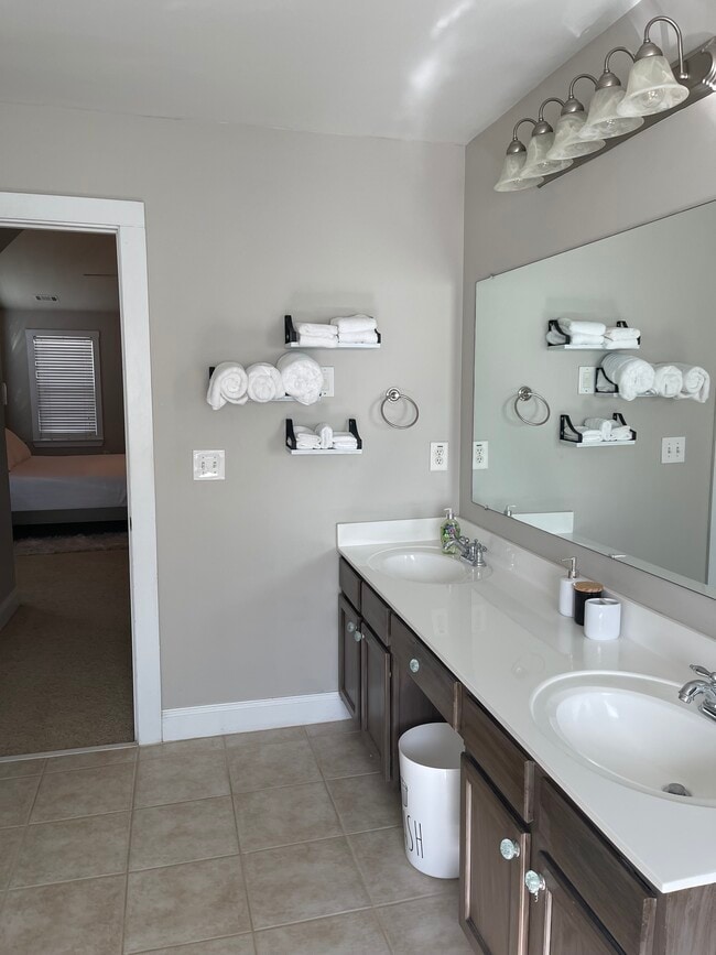 Building Photo - 1423 Kilchis Falls Way