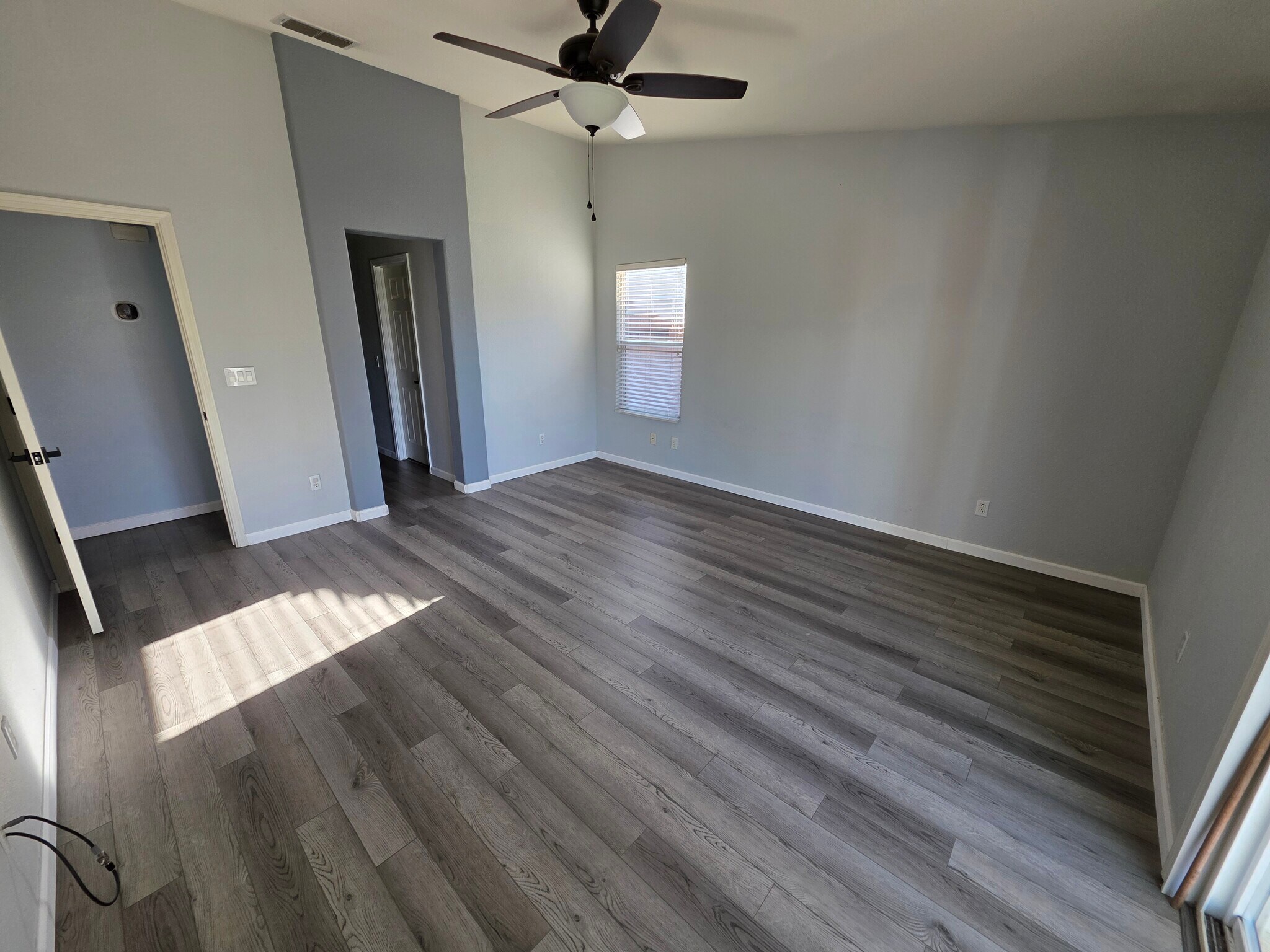 Master bedroom - 4321 Grafton Cir