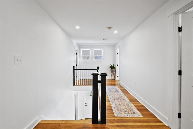 Building Photo - 9 Park St