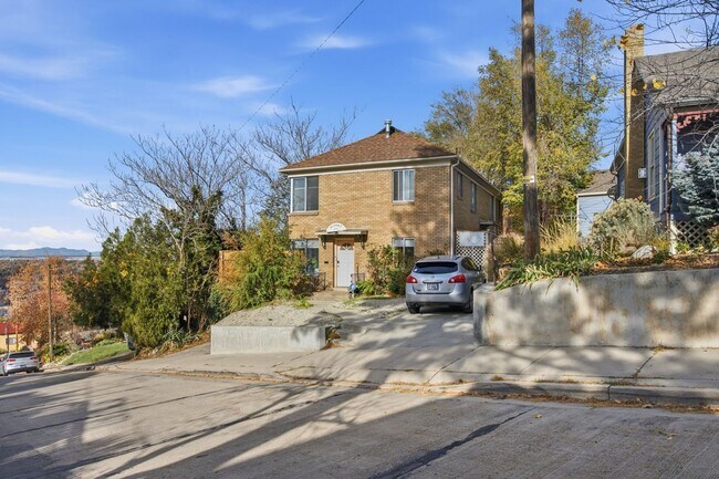 Building Photo - Peaceful Studio Apartment Near the Utah Capitol & Downtown Salt Lake City