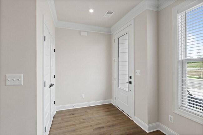 Building Photo - 2231 Leeham St