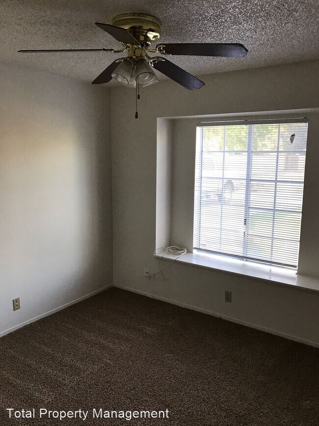 Building Photo - 3 br, 2 bath House - 5233 W. Iris Ct.