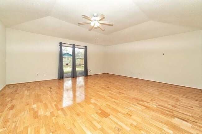 Building Photo - 5822 W Bellfort Ave