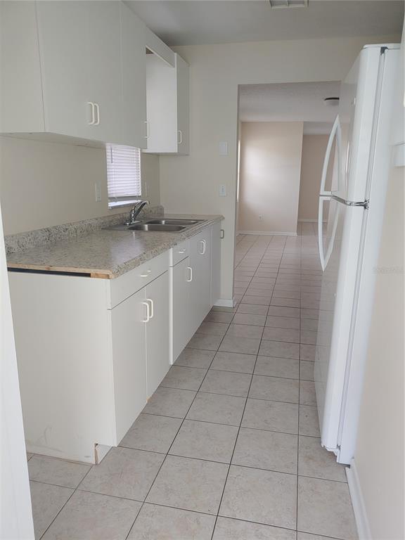 Building Photo - 2440 Alamanda Ave