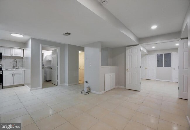 Building Photo - 16729 Queen Anne Rd