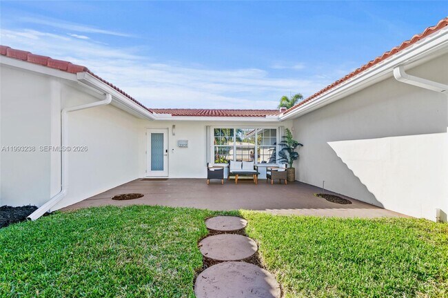 Building Photo - 2207 NE 16th Ave