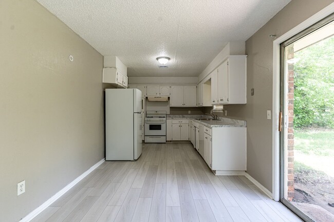 Building Photo - Rent to Own in Midwest City!