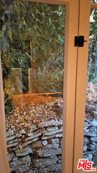 Building Photo - 850 Tularosa Dr