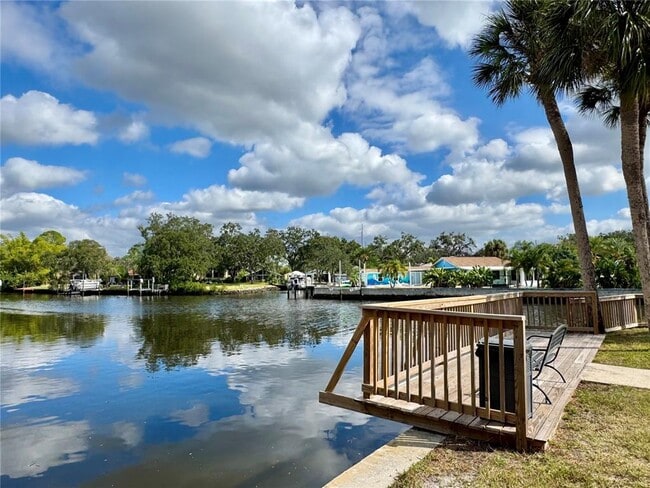 Building Photo - 9205 Tudor Dr