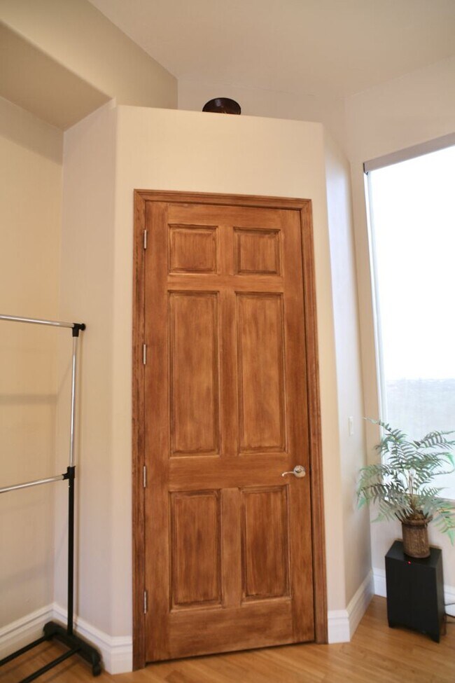 Building Photo - Mountain and City Views from this Furnished Rental!