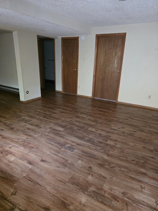 Building Photo - 702 Midland Ave