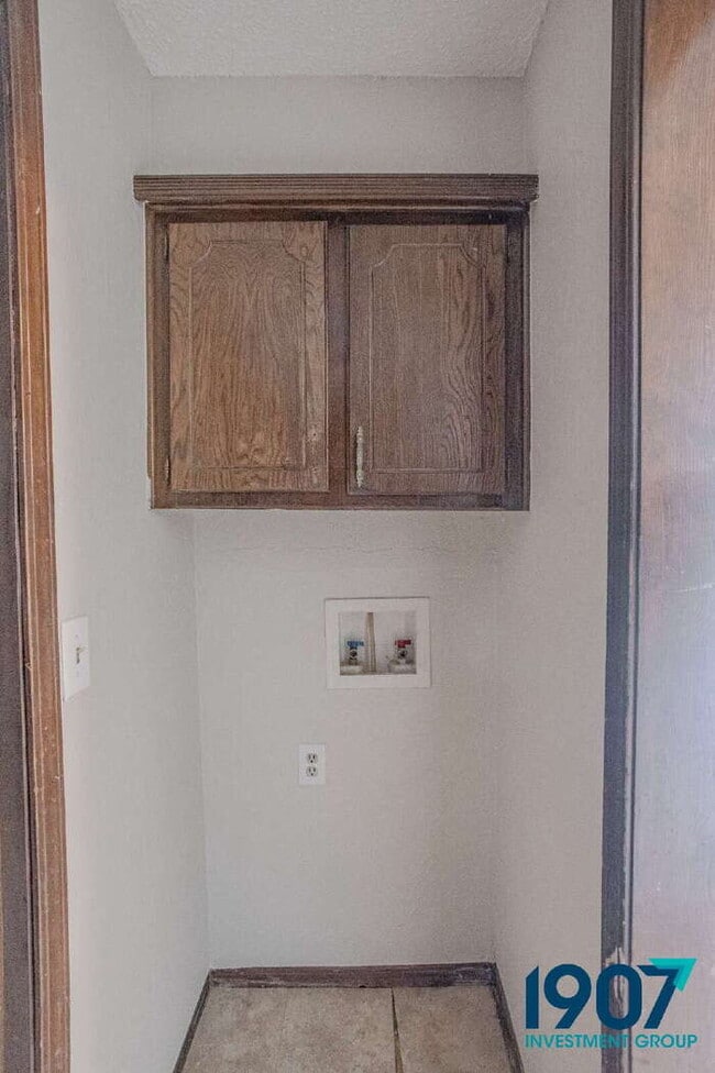 Building Photo - Charming 3-Bedroom Home in Moore with Spac...