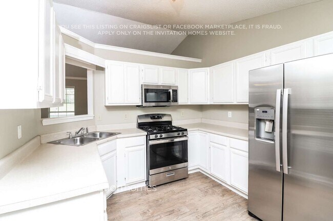 Building Photo - 7300 Hunters Ridge Dr