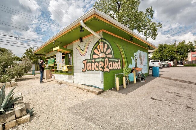 Building Photo - 904 Catalpa St