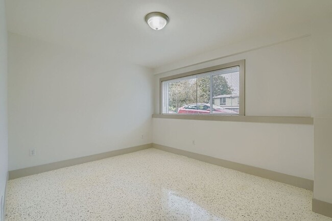 Building Photo - 2800 E Yesler Wy
