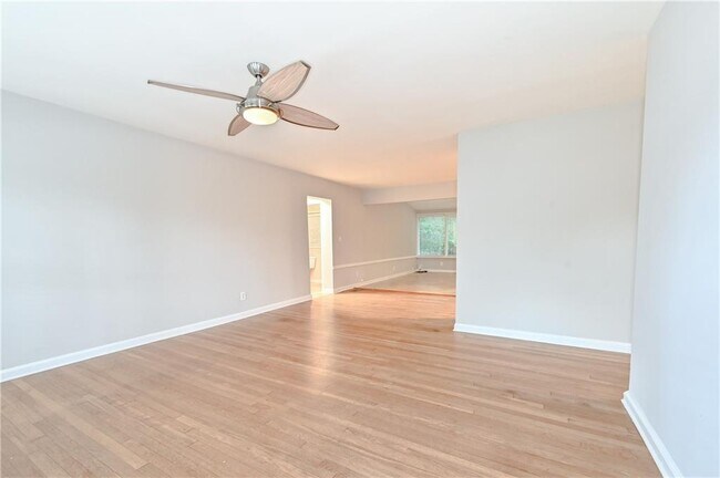 Building Photo - 2454 Drew Valley Rd NE