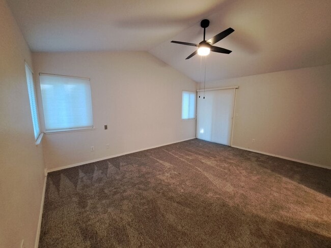 Building Photo - Absolutely Stunning Home in Browns Valley!