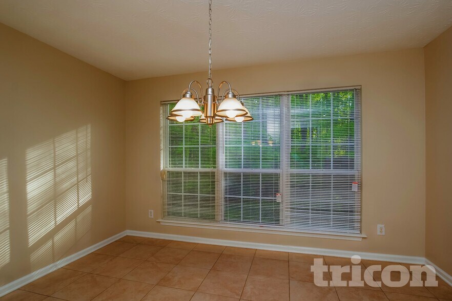 Building Photo - 2255 Hamilton Parc Ln