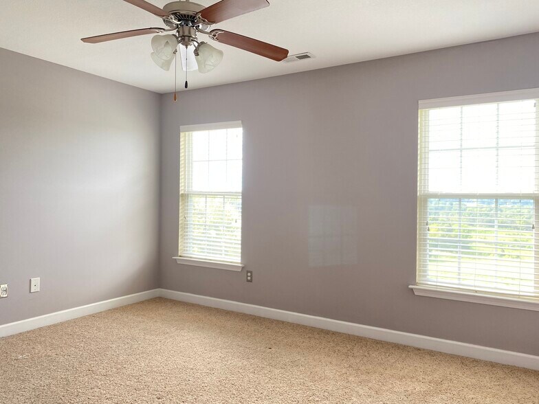 Building Photo - 122 Azalea Rdg