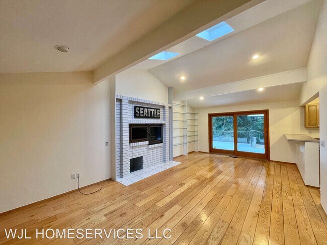 Building Photo - 4 br, 3.5 bath House - 8611 NE 26th Pl