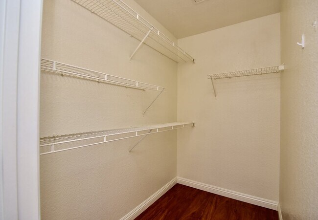 Building Photo - 2nd Level Specious One Bedroom Condo at Copper Sands!