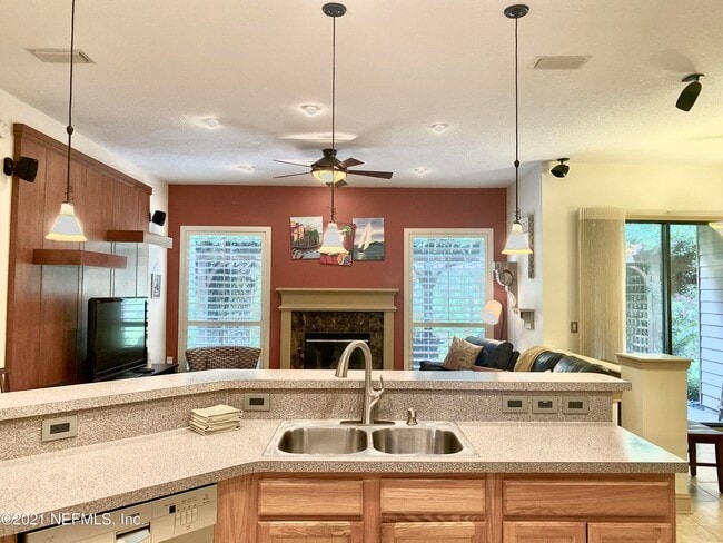 Building Photo - 8699 Canopy Oaks Dr
