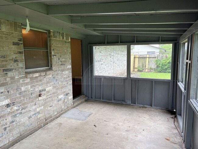 Building Photo - 2103 Omega Cir