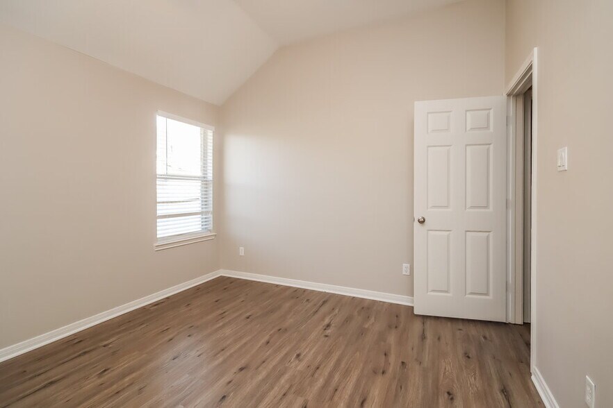 Building Photo - 22 Atascadero Dr