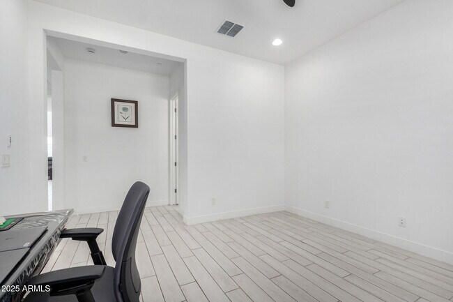 Building Photo - 12637 W Cassia Trail