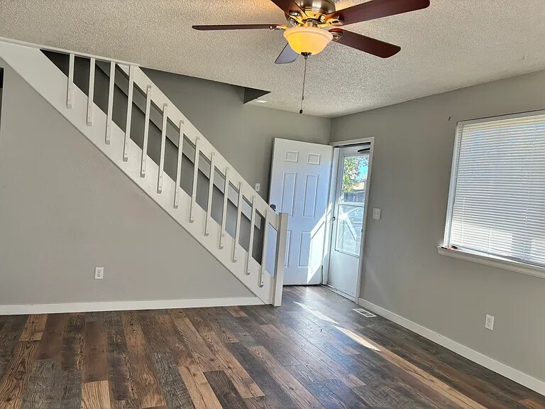 Building Photo - 4725 Nelson St