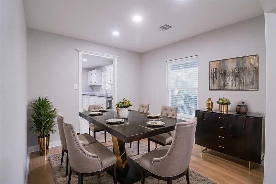 Building Photo - 6150 Ridgeway Dr