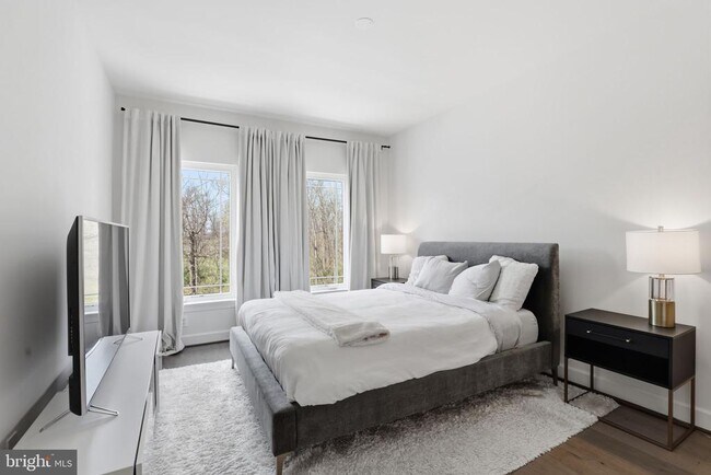 Building Photo - 20246 Northpark Dr