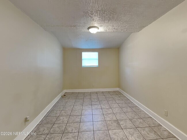 Building Photo - 237 Blairmore Blvd E