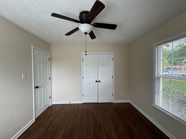 Building Photo - 5961 Chinas Ct