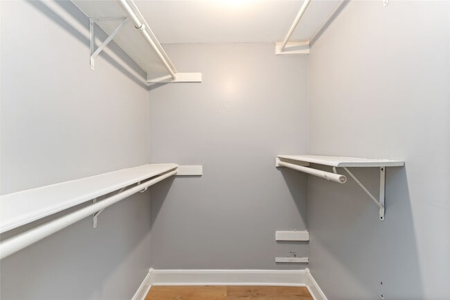 Building Photo - 2002 Fairview St