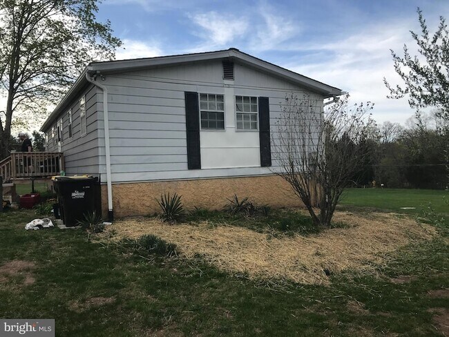 Building Photo - 3218 Fennel Rd