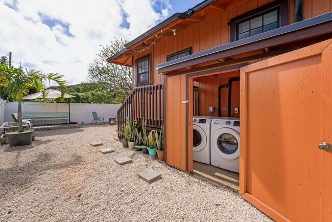 Building Photo - 84-973A Hana Street