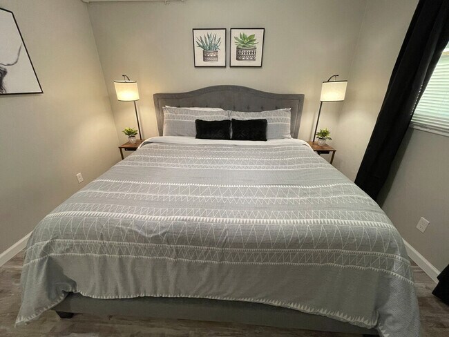 Building Photo - 2713 N Locust St